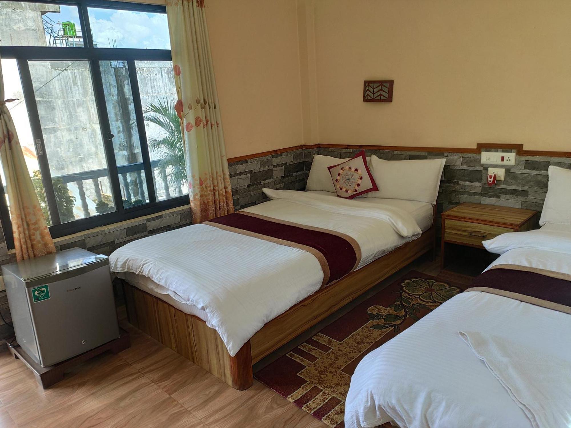 Peacock - A Family-Run Hotel Sauraha Ngoại thất bức ảnh