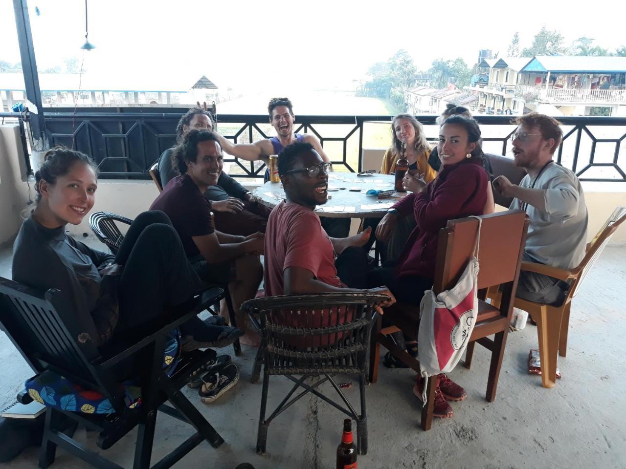 Peacock - A Family-Run Hotel Sauraha Ngoại thất bức ảnh